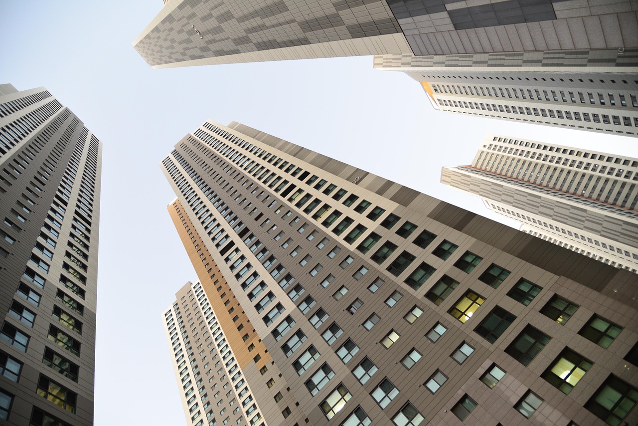 professionelles immobilienmanagement: optimierung ihrer immobilieninvestitionen durch effiziente verwaltung, umfassende dienstleistungen und persönliche betreuung.