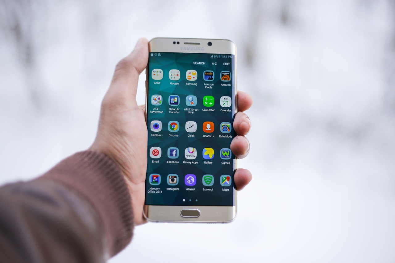 entdecken sie die neuesten smartphones mit innovativen funktionen, leistungsstarken kameras und atemberaubendem design. vergleichen sie modelle und finden sie das perfekte smartphone für ihre bedürfnisse!